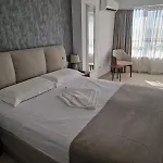 Topaz Sea View Апарт-отель Олимп