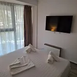 Topaz Sea View Apartahotel