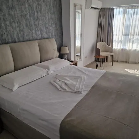 Topaz Sea View Aparthotel Olimp